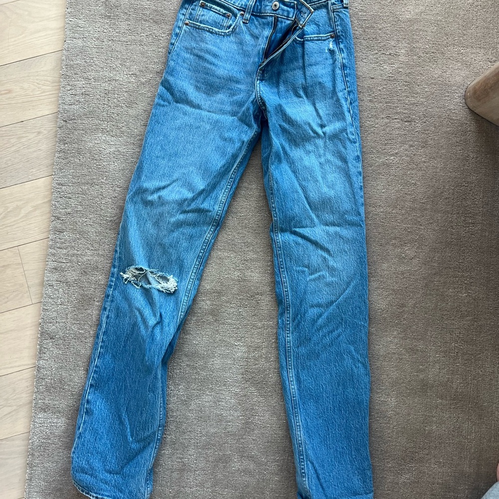 Abercrombie Mid Rise 90s Straight Jean
